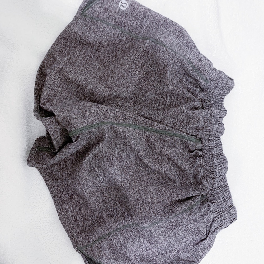 Heather Grey lululemon hotty hot shorts 4”